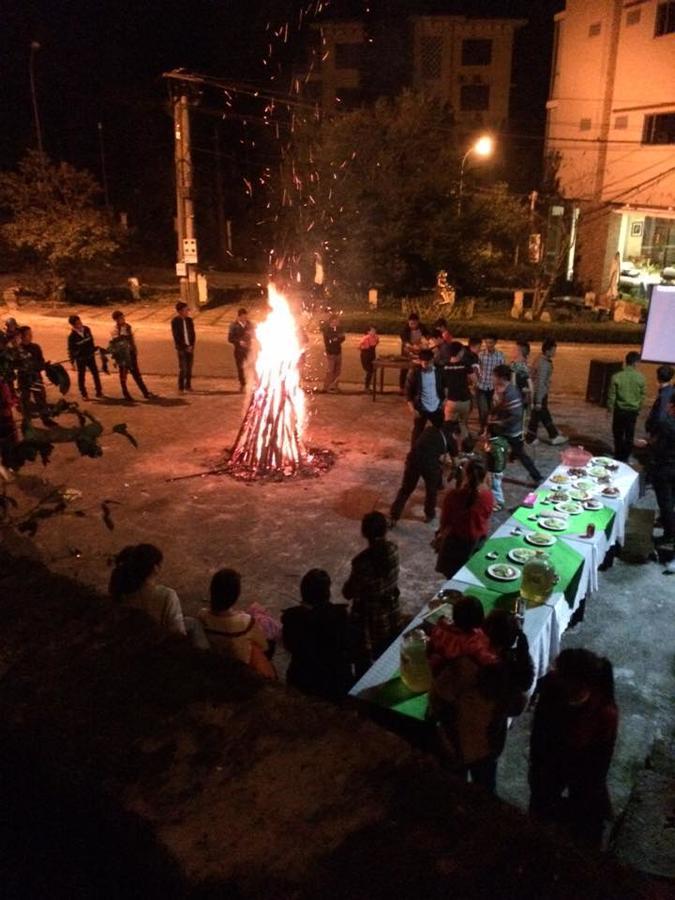 Hotel Khach San Cay Thong Tam Ðảo Zewnętrze zdjęcie